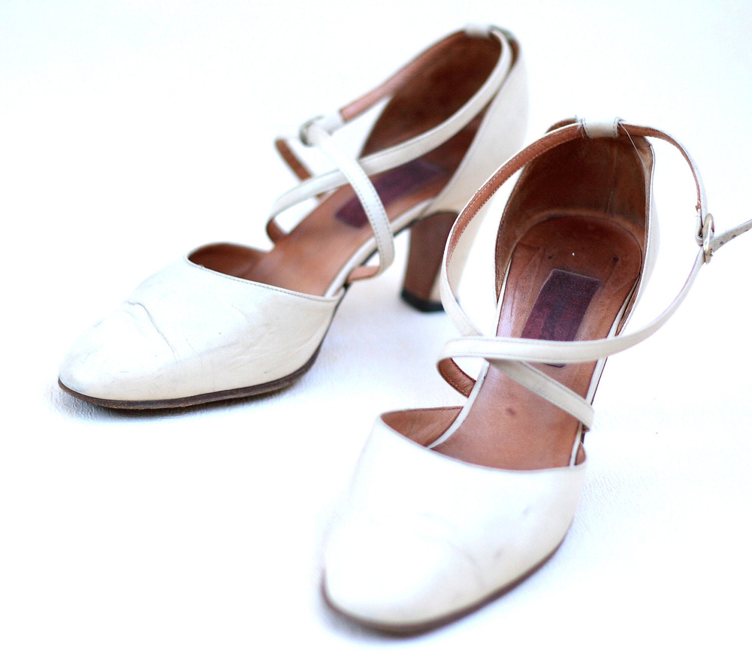 Vintage Cream Leather Lady-like or Wedding Shoes. Made In Italy.