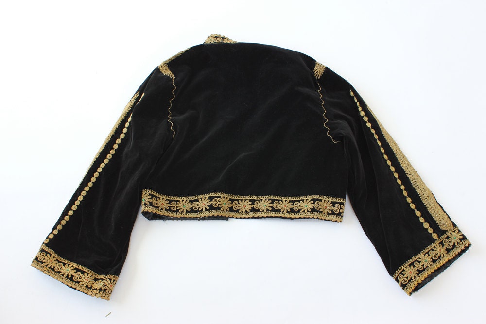 vintage 1970's beautiful MATADOR velvet embroidered bell sleeve cropped jacket