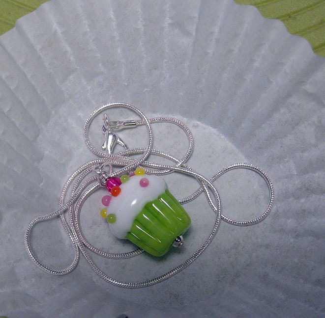 key lime cupcake, gourmet glass lampwork cupcake necklace