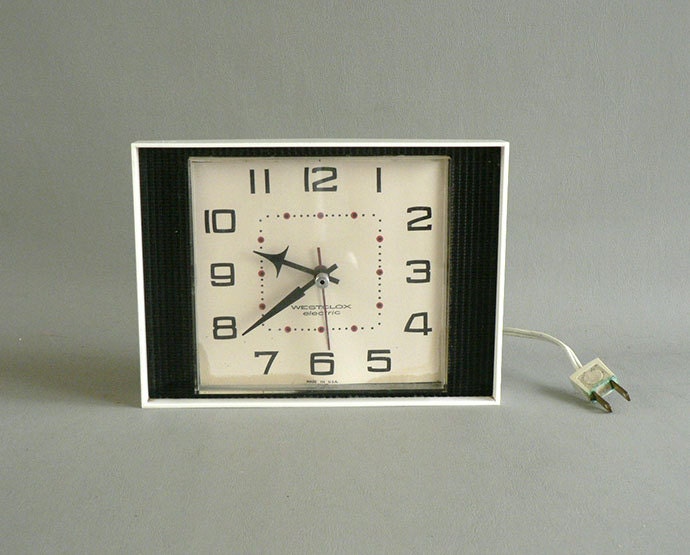 Vintage Black / White Wall Clock