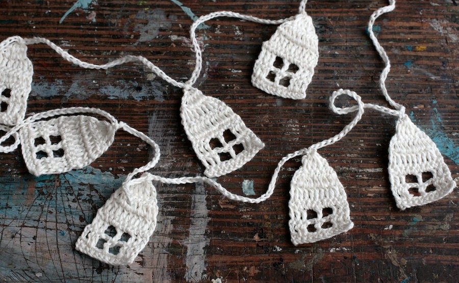 Crochet Garland - Wall Hanging - houses - houses garland - bleached white