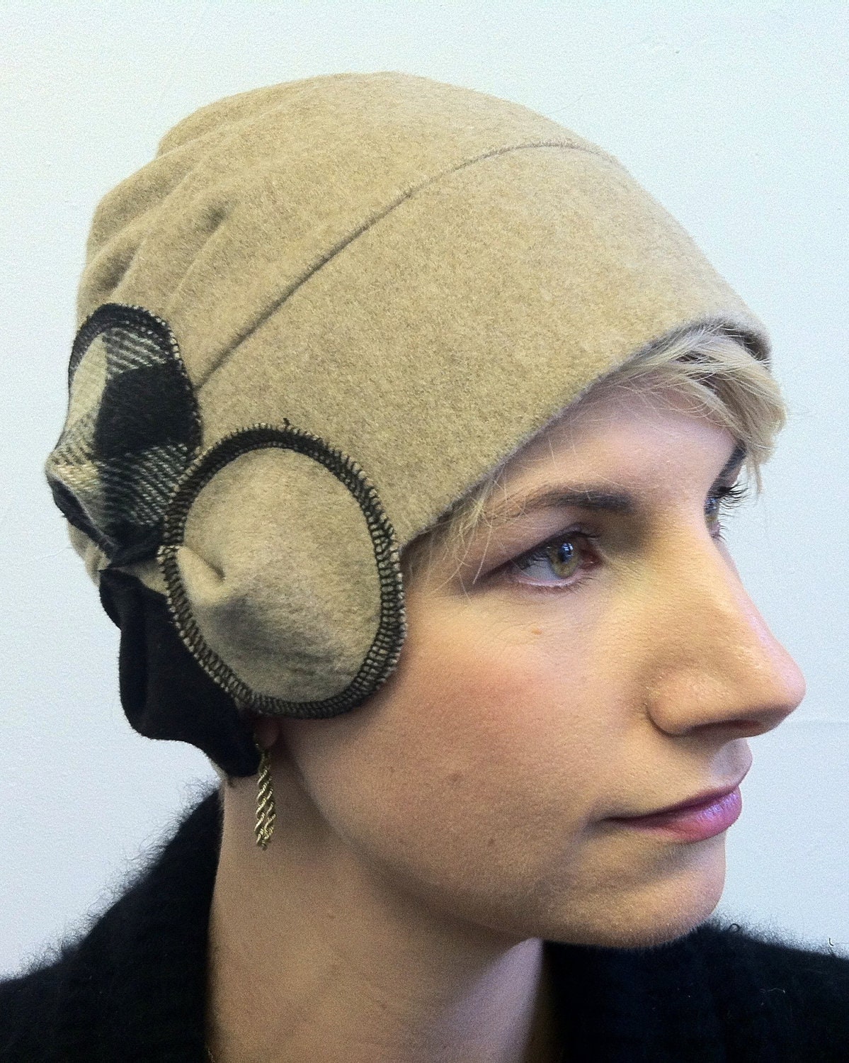 Wool cloche - mushroom