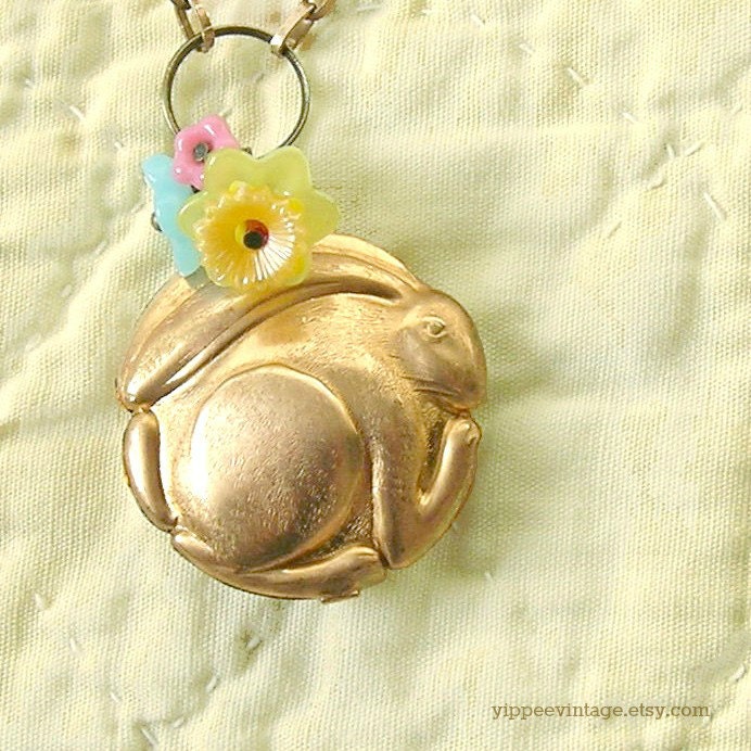 Rabbit Necklace, Rabbit Jewelry, Gift Box, Funny Bunny in The Garden by yippeevintage. cssteam