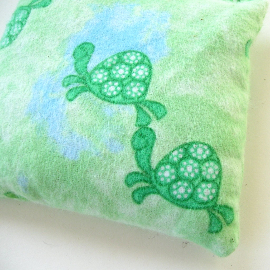 Flaxseed BooBoo Owie Bag - Hot and Cold Therapy Pack (Use in Freezer or Microwave) - Earth Turtles