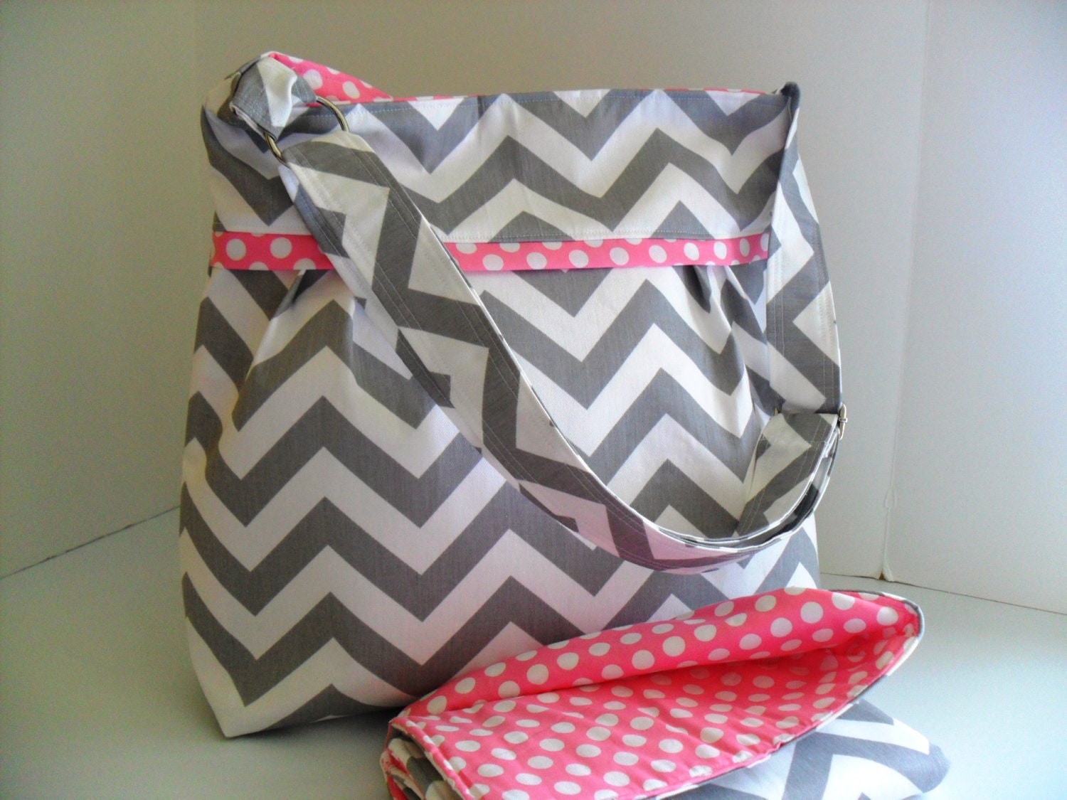 Chevron Diaper Bag Set Made of Gray and Pink - Adjustable Strap