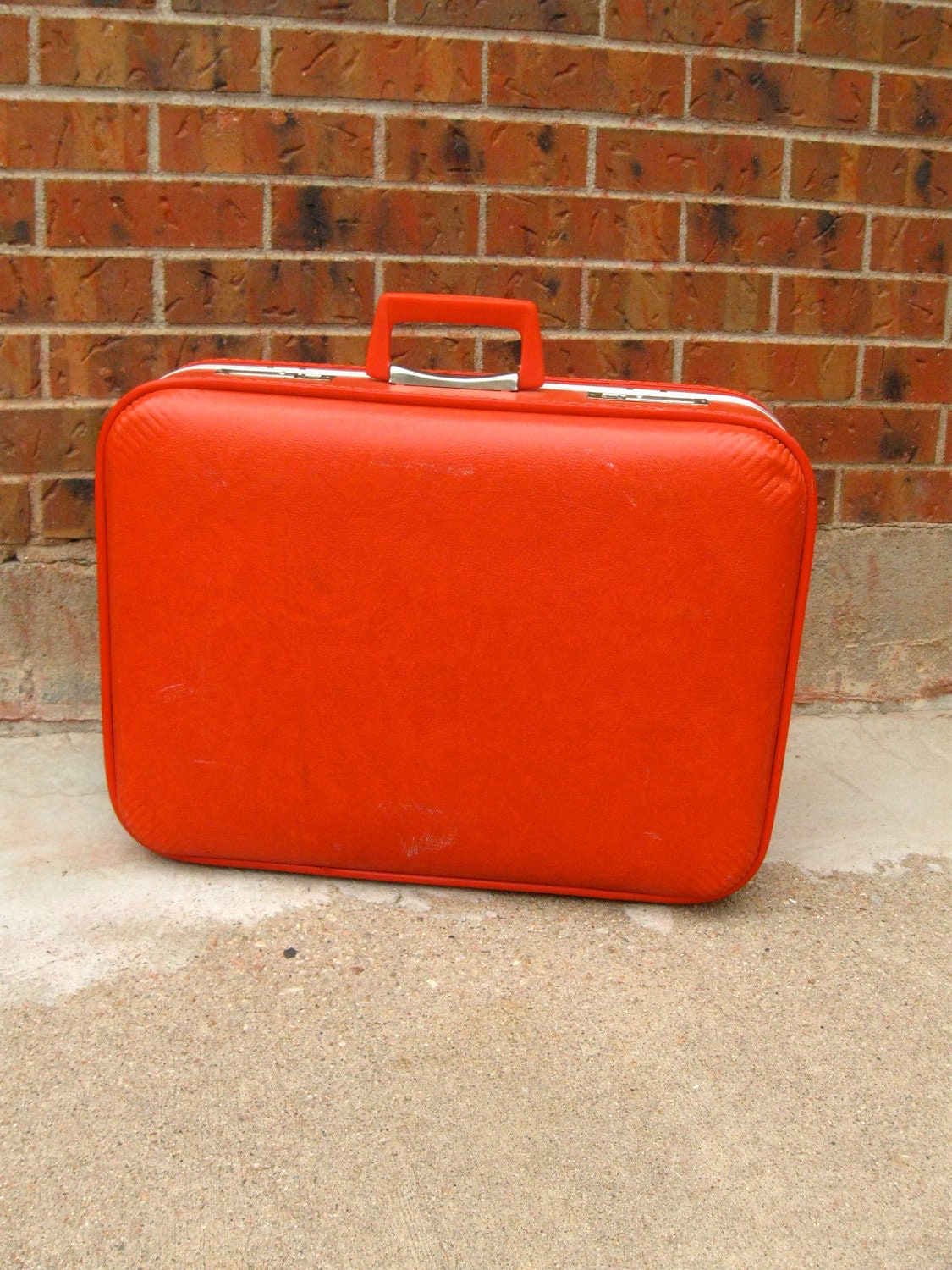 Vintage cherry red suitcase, Towncraft luggage, key included, 1960s