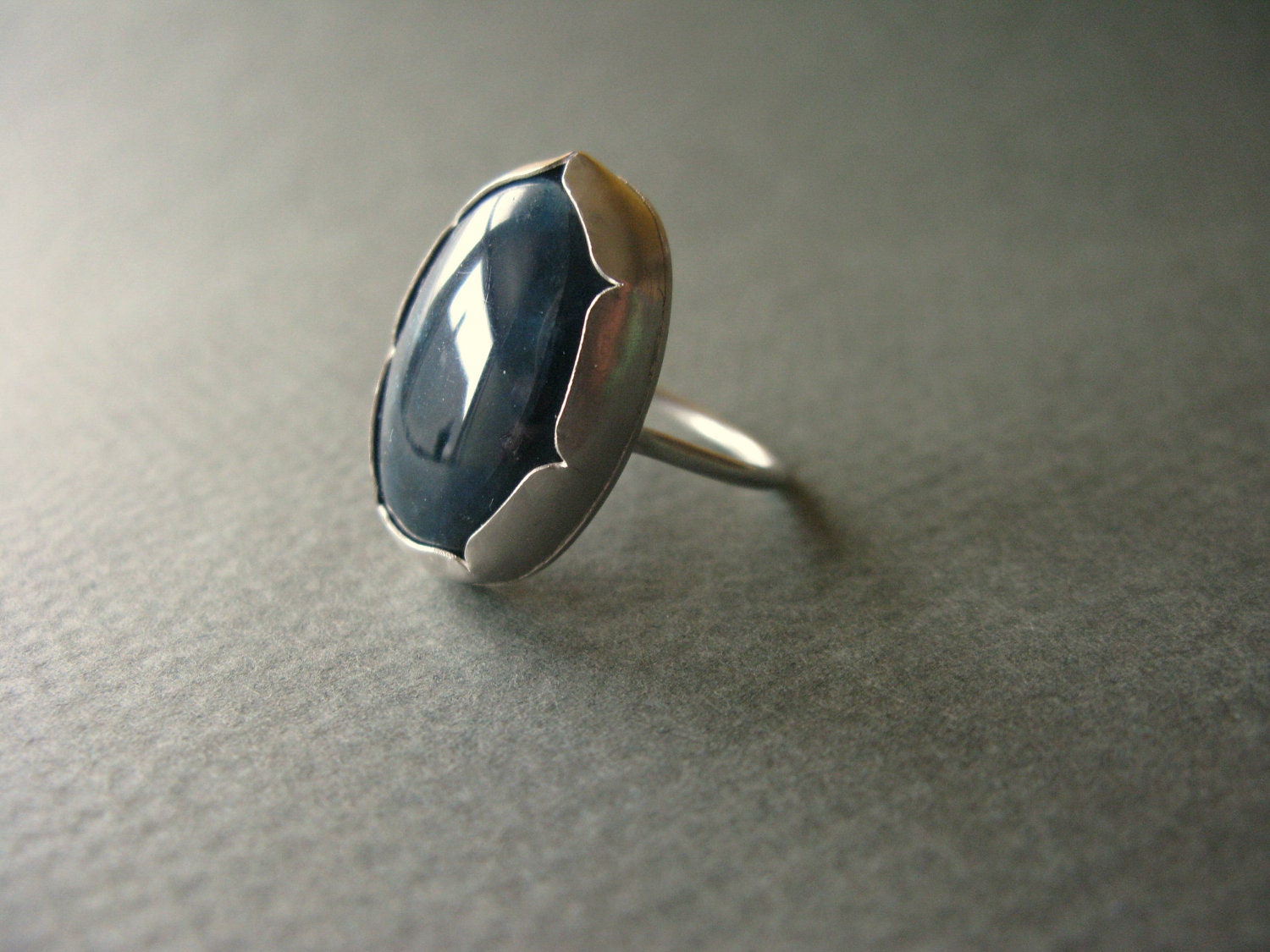 Narcissus - sterling silver and apatite ring with scalloped bezel, size 8