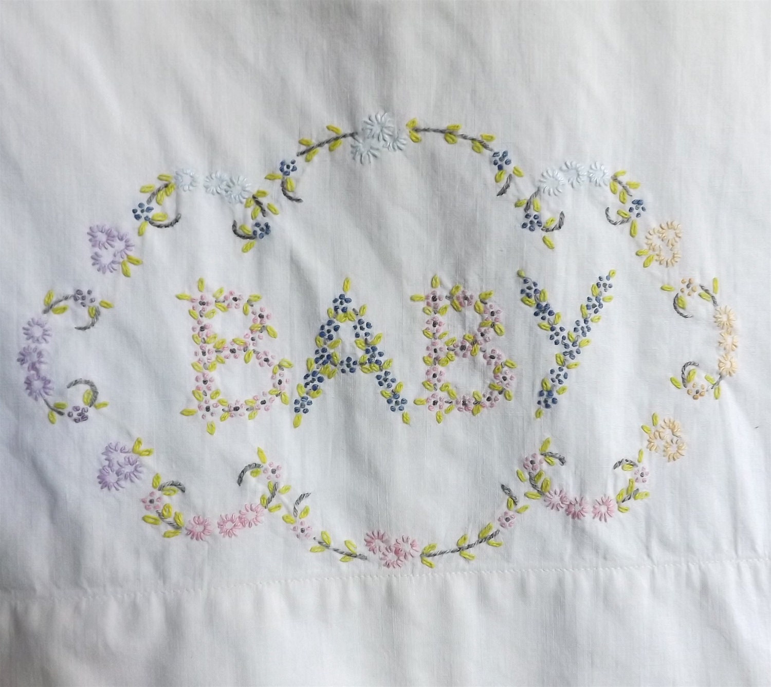 Vintage 1950s baby pillowcase, embroidered