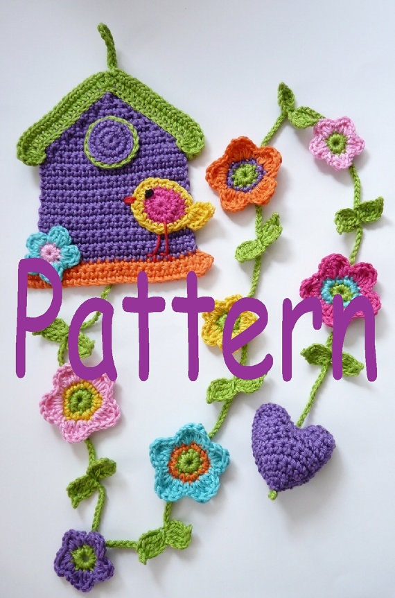 Pattern Birdhouse Wallhanger