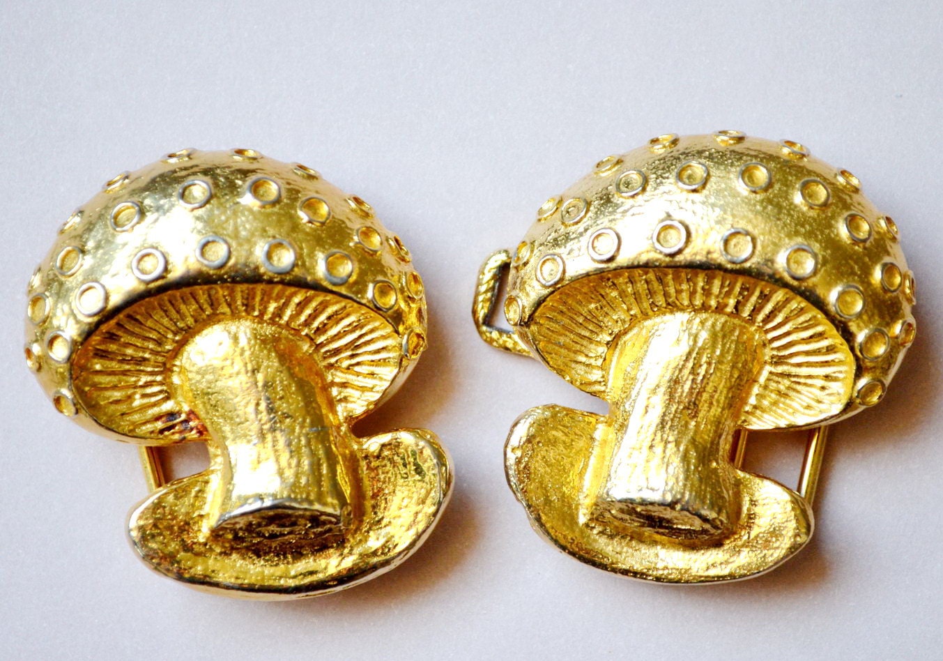 Mimi Di N Mushroom Belt Buckle Gold