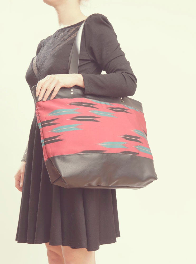 WEEKENDER TOTE. Boho Tote. Crimson Bag. Navajo print bag. Tribal Print Bag. Leather Tote.