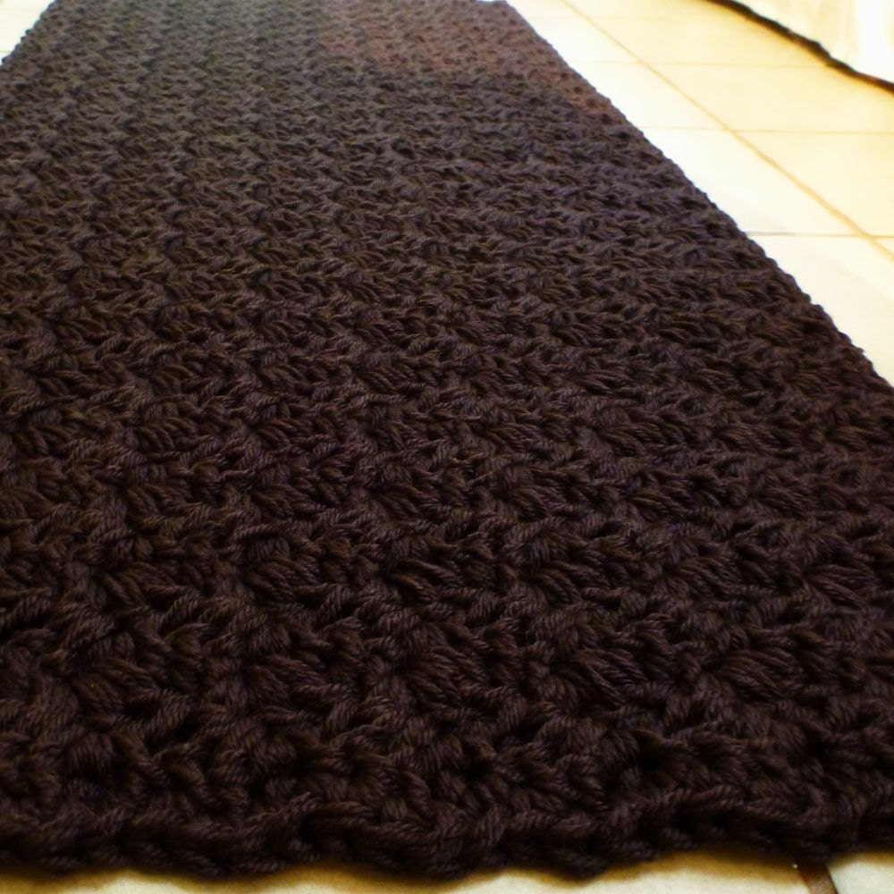 handmade rectangular mat rug (black)