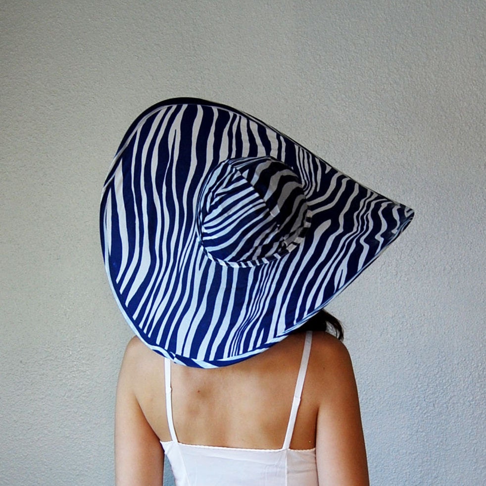 vintage STATEMENT sun hat / vintage 1960s bright large brim head piece