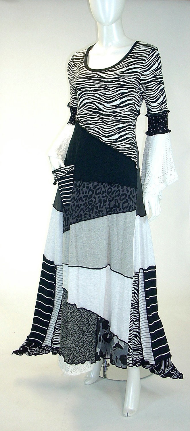 Long Black Grey and White Zebra Print  Dress, Zigzag Style, Size Medium (8-10-12)