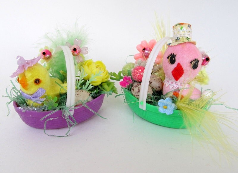 Vintage Easter Bakets Set of 2 Decoration or Ornament