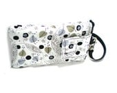Zippered Cell Phone Gadget Case Smartphone iPhone Droid Blackberry Green and Black Leaves on White