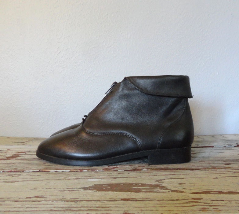 Vintage PRIMA ROYALE Boots / 1990s Boots / Black Leather Boots / Zip Up Ankle Boots