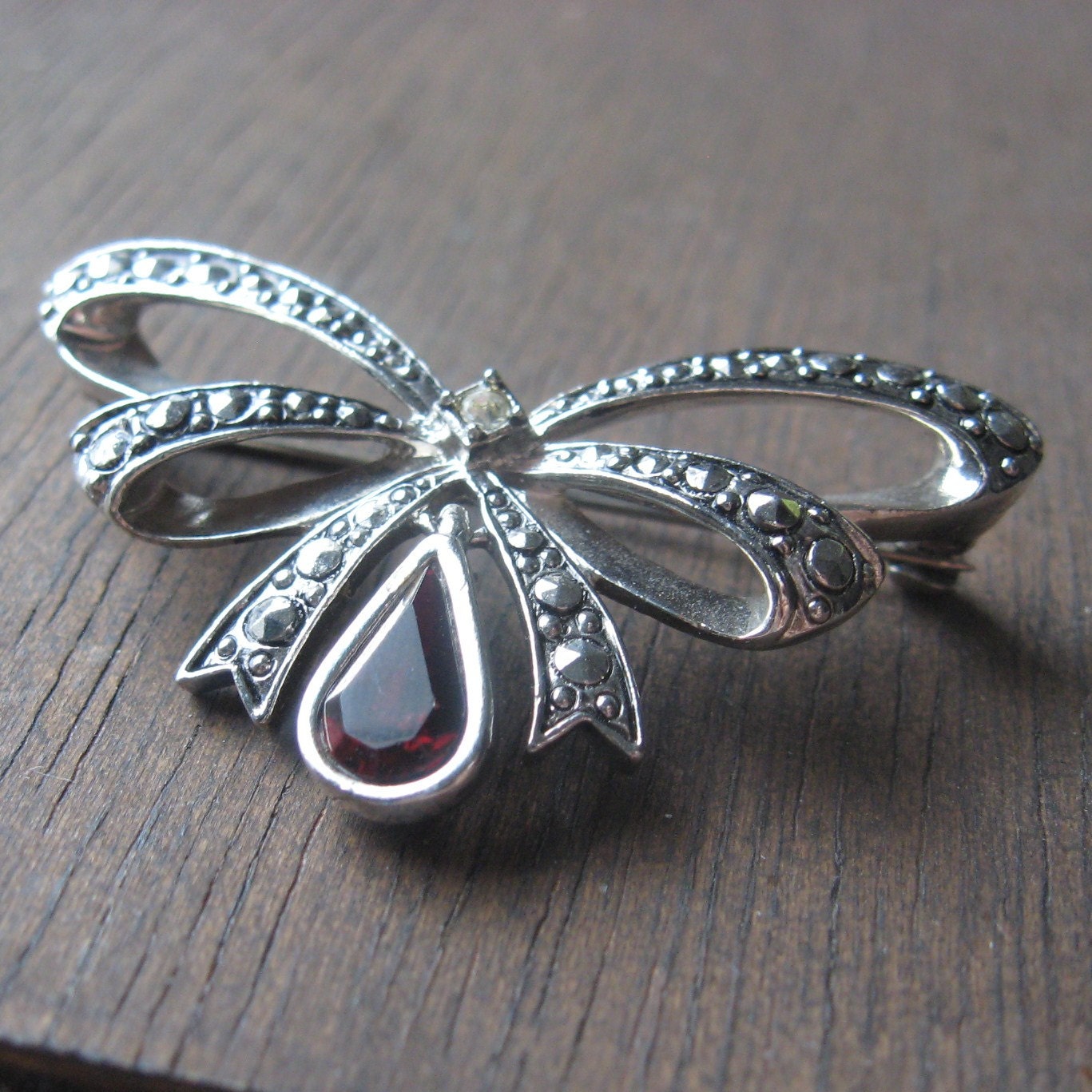 vintage avon rhinestone bow brooch
