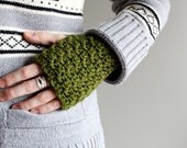 crochet driving gloves in OLIVE GREEN (vegan friendly)