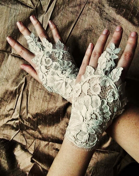 Love Bellydance ivory bridal lace cuffs AVAILABLE AGAIN bridal cuffs bridal gloves wedding cuffs wedding gloves ivory cuffs