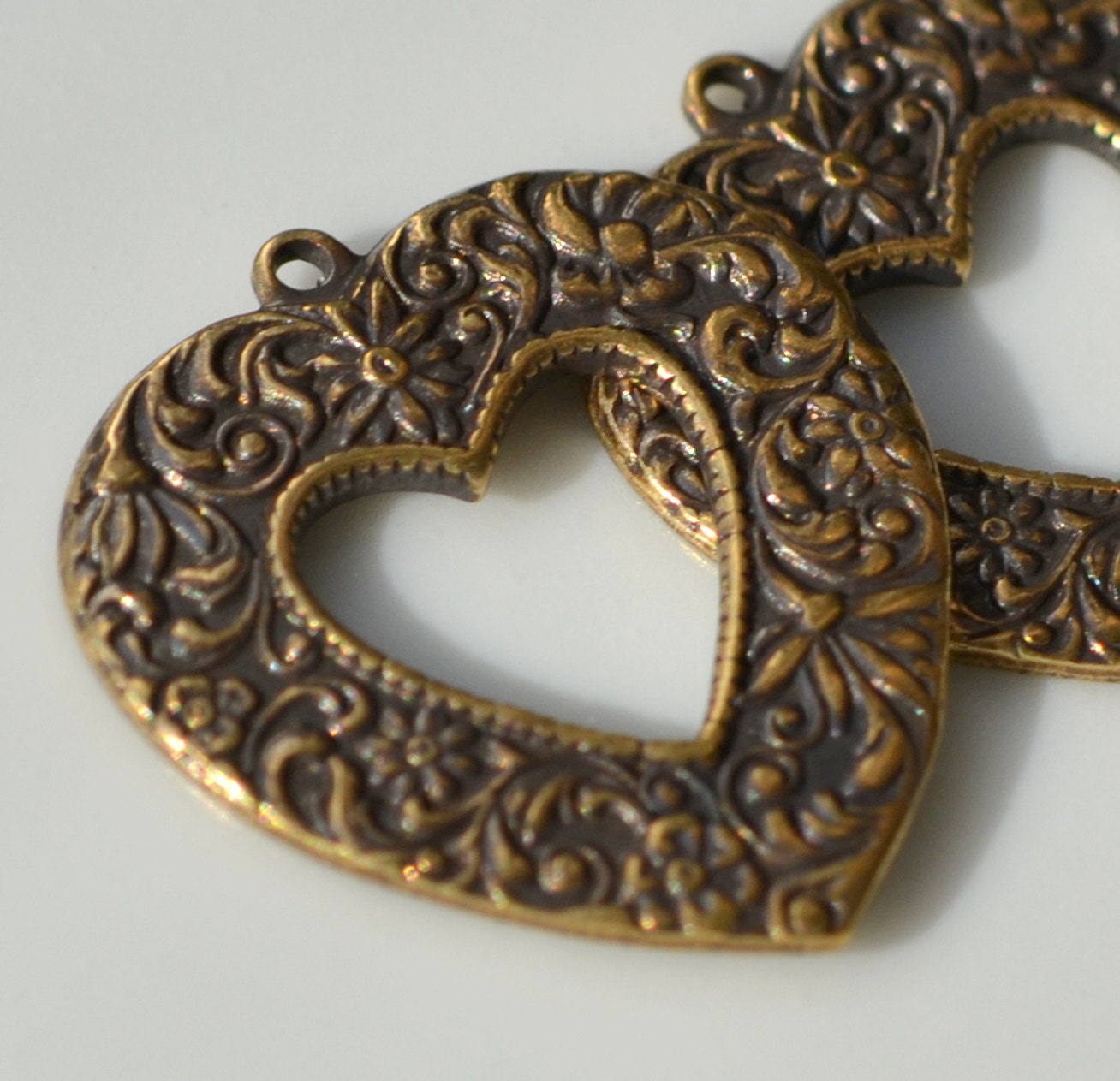 Antique Brass Heart Charm 23x20mm - Vintage Look Brass : 2 pc (ST743)