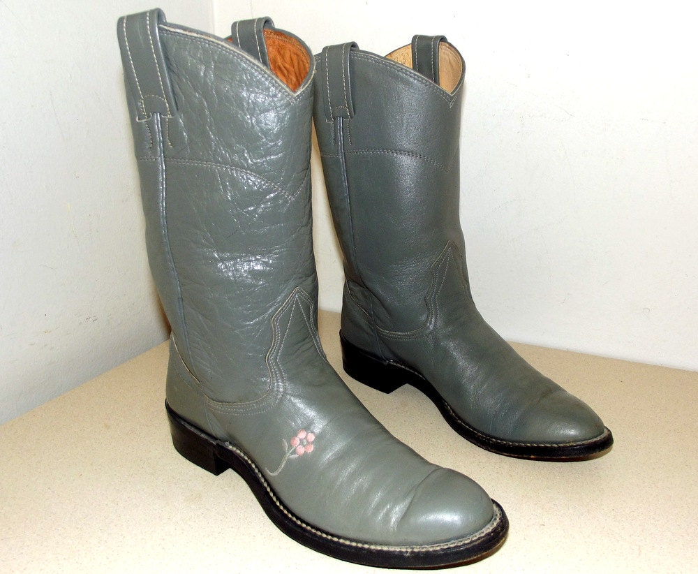 Grey Leather Roper style cowboy boots with pink stitched flower --  Nocona in a cowgirl size 5.5 A