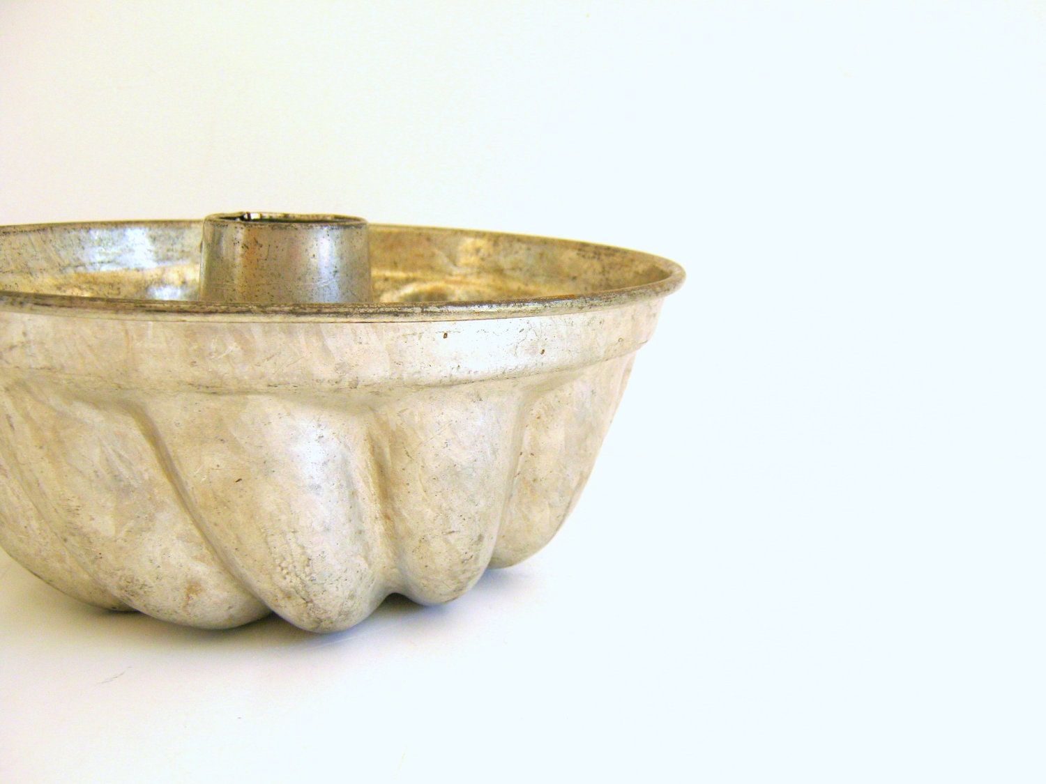 Vintage Cake Pan /  Mold / Bundt / Oxidized Patina / Farmhouse / Rustic