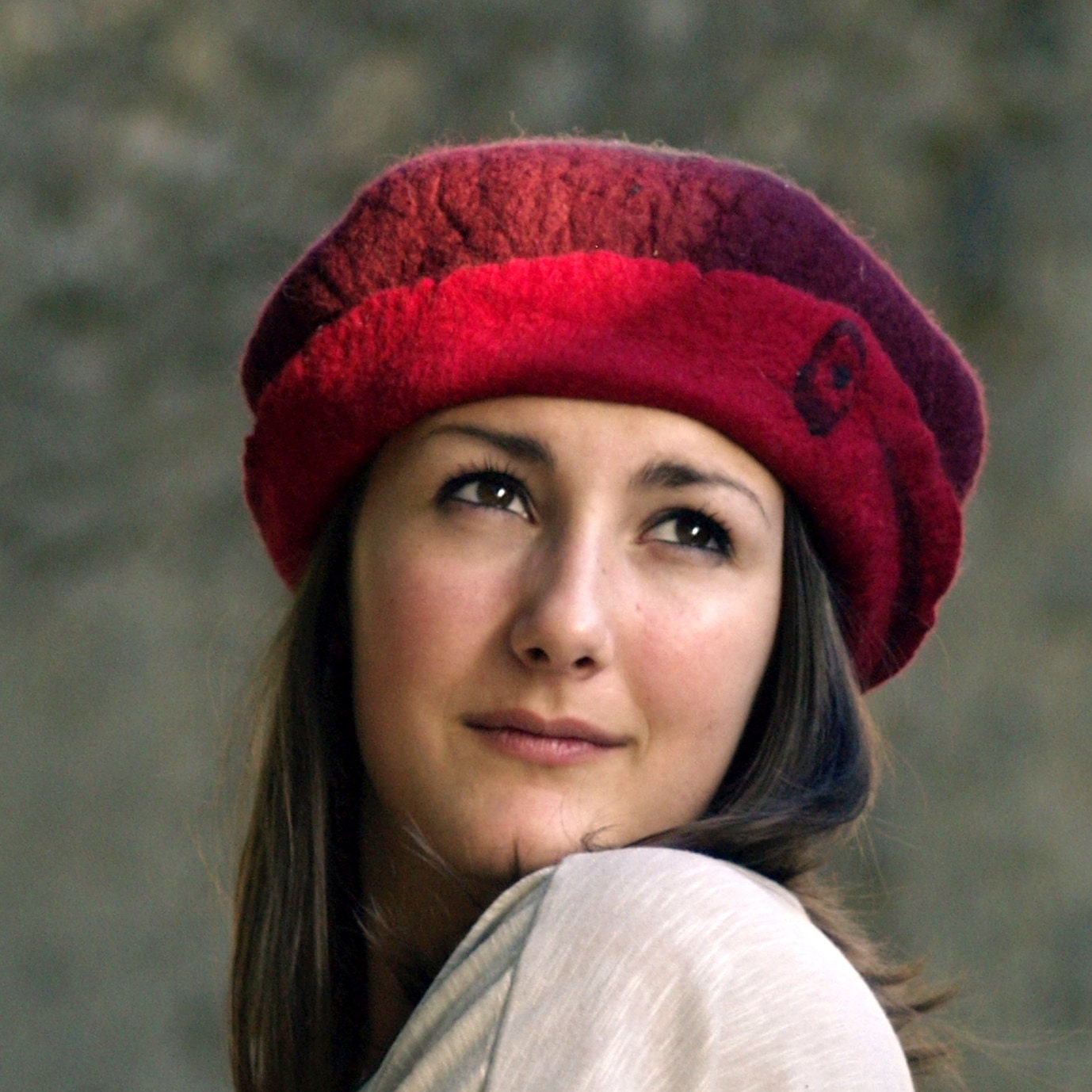 Red felt hat French Beret style hat ooak hat fiber art wearable art merino wool hat felted hat handmade France Etsy jannio metal bird Mia
