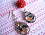 10pk Tear Drop Earring Kit...Makes 5 pairs of earrings. Comes with glass, earring bails, jumprings and earwire.