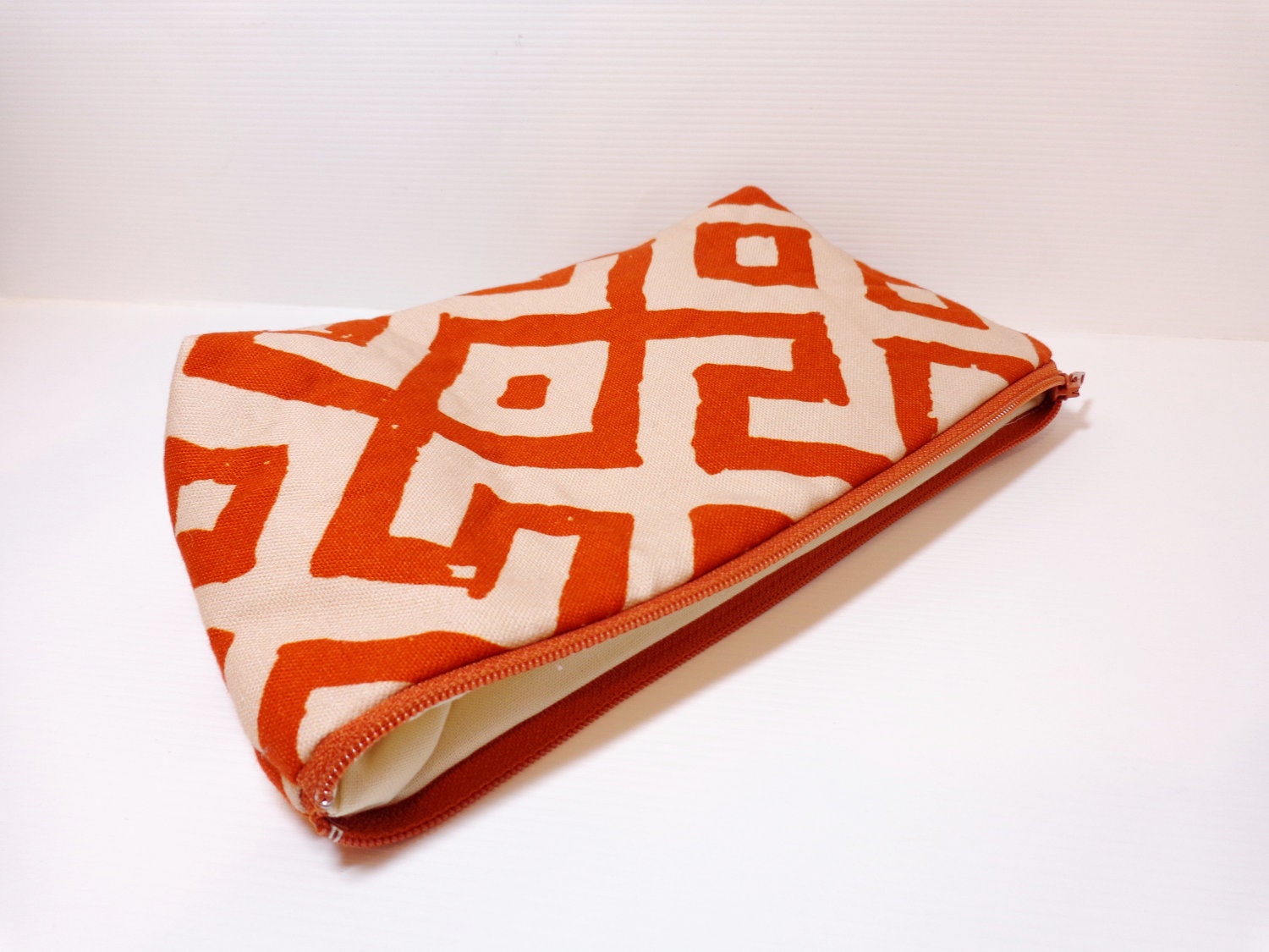 Medium Zipper Pouch Cosmetic Bag Clutch Toiletry Bag Diamond Geometric Pattern in Rust
