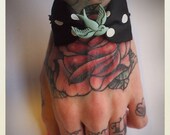 Old School Pin Up -Style green swallow bracelet