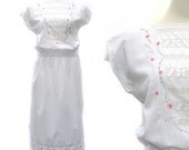 White with Pink Embroidered Flowers Mexican Vintage Wedding Dress   - Hippie, 1970s,  Bohomian, Indie,  Fiesta, Dia De Los Muertos