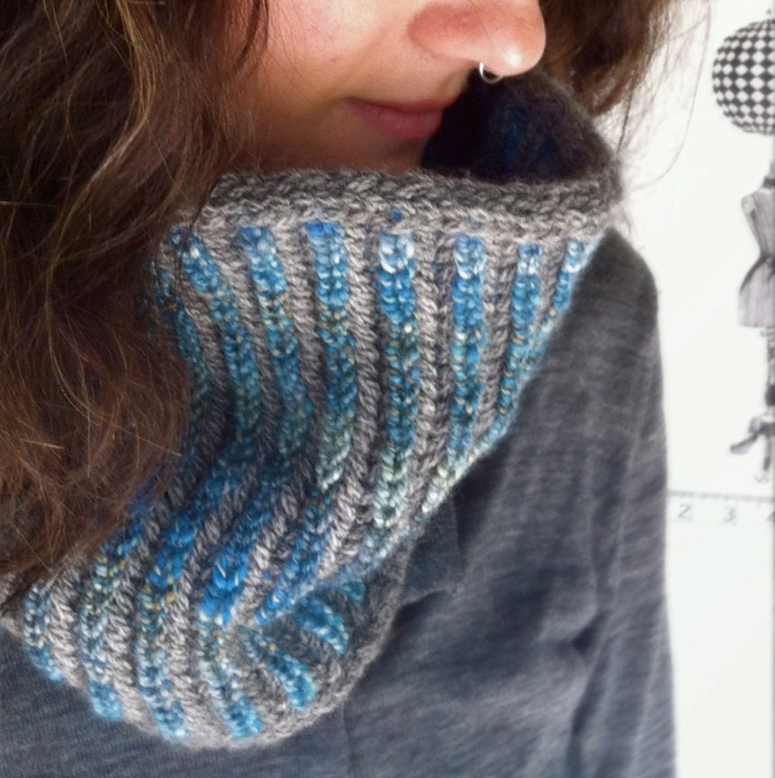 Knitting PDF cowl pattern - Hawkshaw Cowl