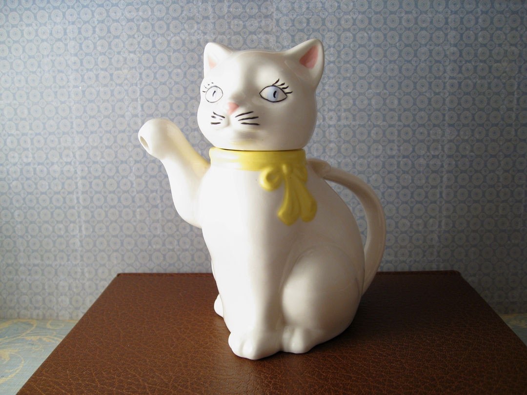 Small Cat Teapot