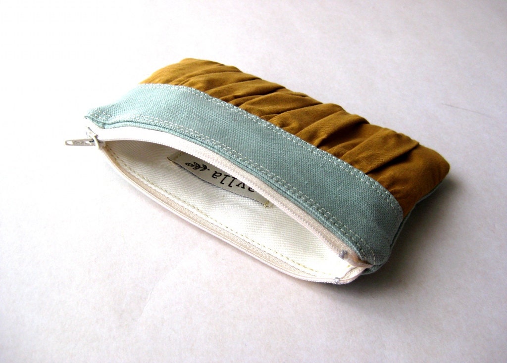 The True Romantic Coin Purse in light blue - gray / honey gold - mustard