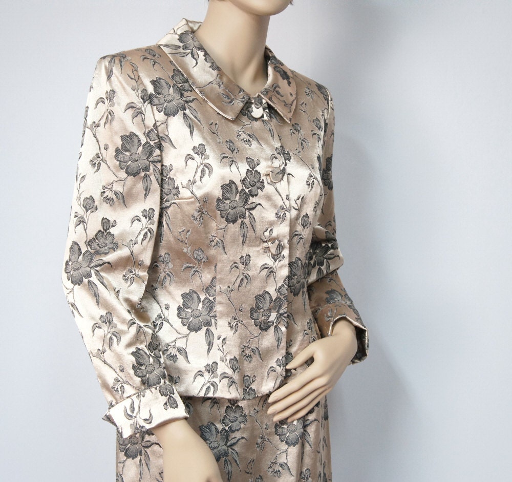 Sophisticated 1980's Suit / Womens / Skirt and Jacket / Brocade / Antique Gold / Dogwood / Size 6