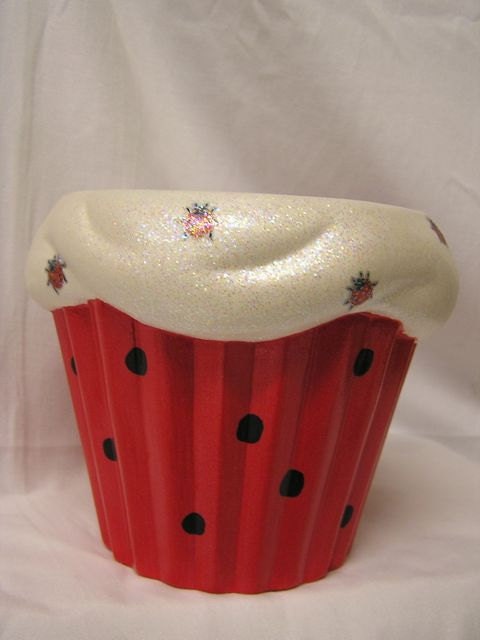Silky Ladybug Cupcake Jar