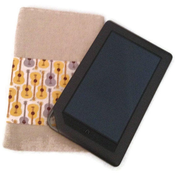 eReader Sleeve:The Man with the Golden Guitar