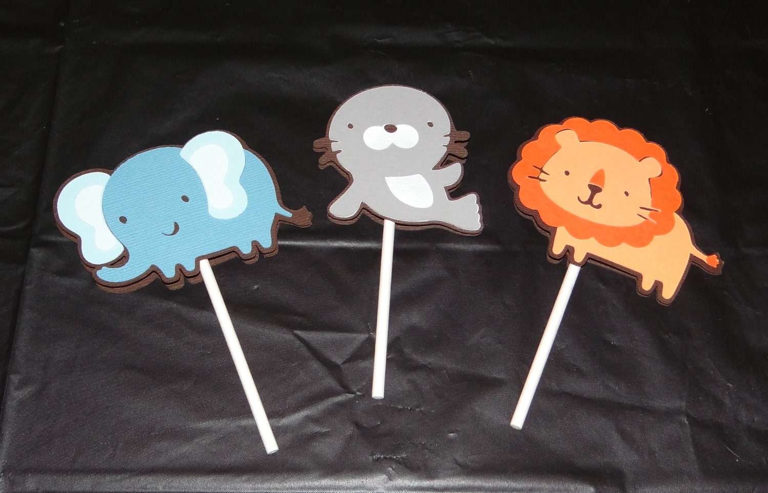 Zoo/Jungle Cupcake Toppers - Cake decorations, Party supplies, Birthday Decorations