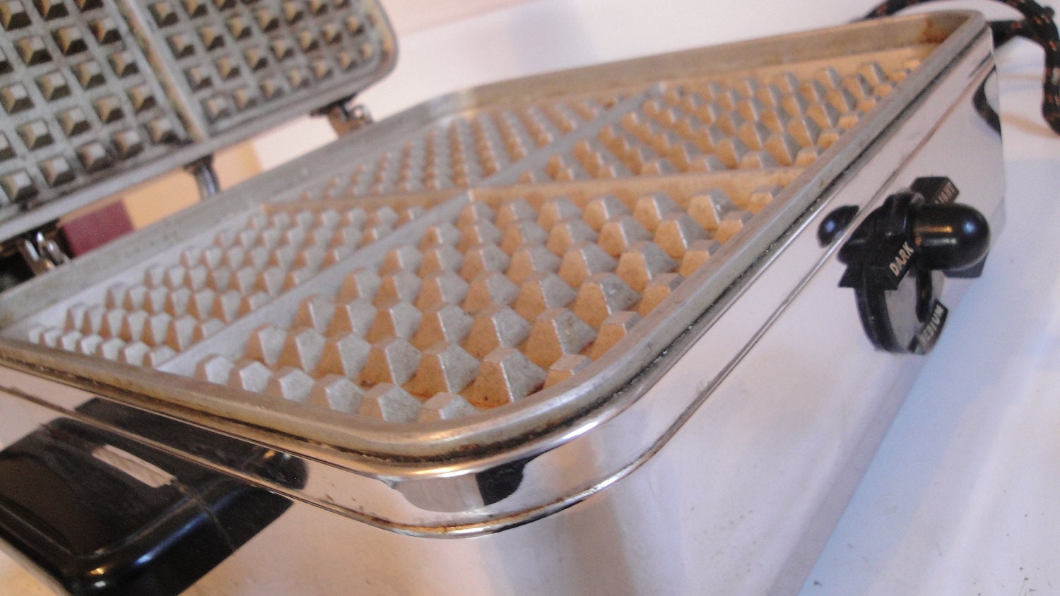 Vintage Chrome Bakelite Sunbeam Waffle Maker W 1 by CraftySara
