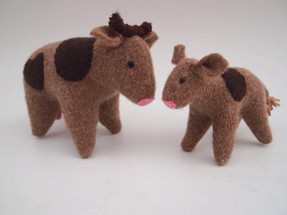 Waldorf toy, eco friendly toy, all natural toy, stuffed toy cow, toy barnyard animal