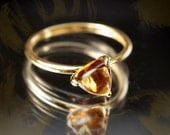 14 kt  yellow Gold citine Ring