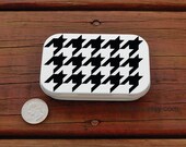 Houndstooth pattern black & white ALTOID gift tin
