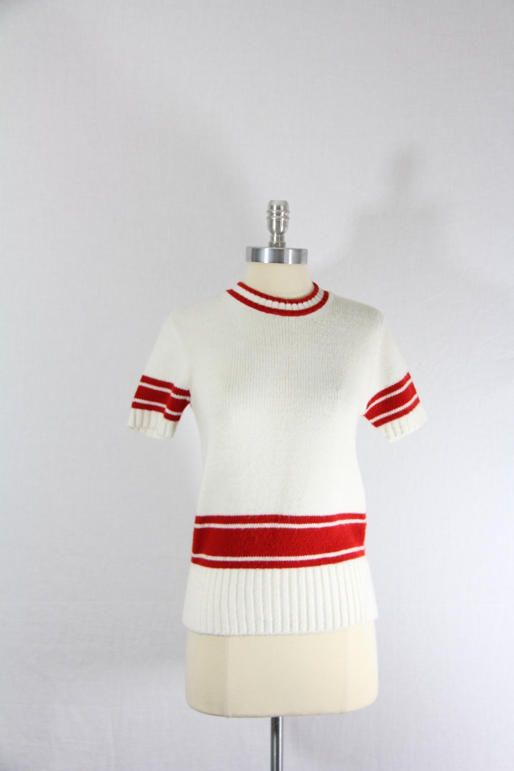 Vintage Short Sleeve Sweater - 1950s White and Red Preppy Sweater Top