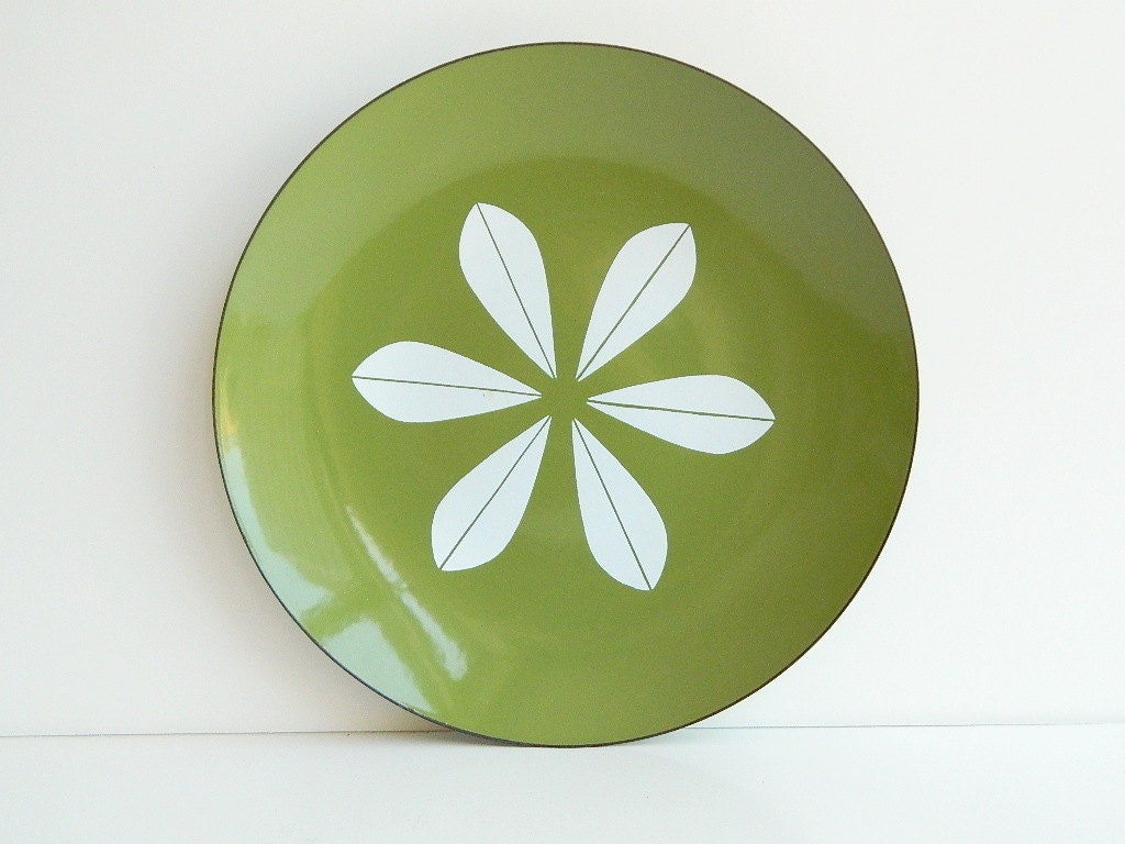 Large Cathrineholm olive green enamel lotus plate by Grete Prytz Kittelsen