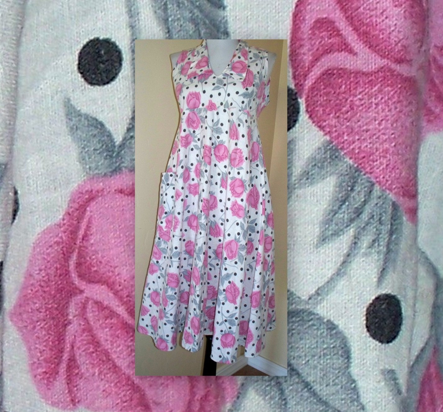 Vtg 70s Summer  trapeze shift dress White with black polka does and roses perfect for summer wear