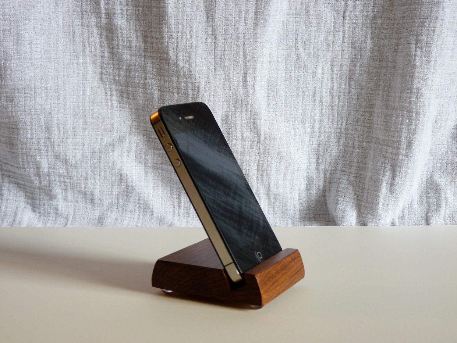 Cherry Wood Stand for iPhone and Galaxy S III  WITHOUT Cases