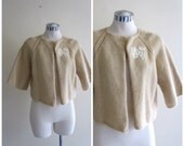 SALE Vintage 1950's Cream Sweater // Applique Knit Coverlet Shawl // m