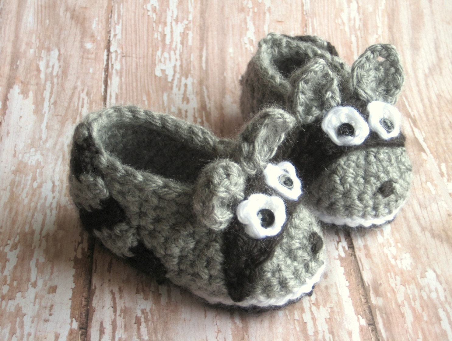 Grey and Black Raccoon Shoes for Baby Boy - Crocheted booties