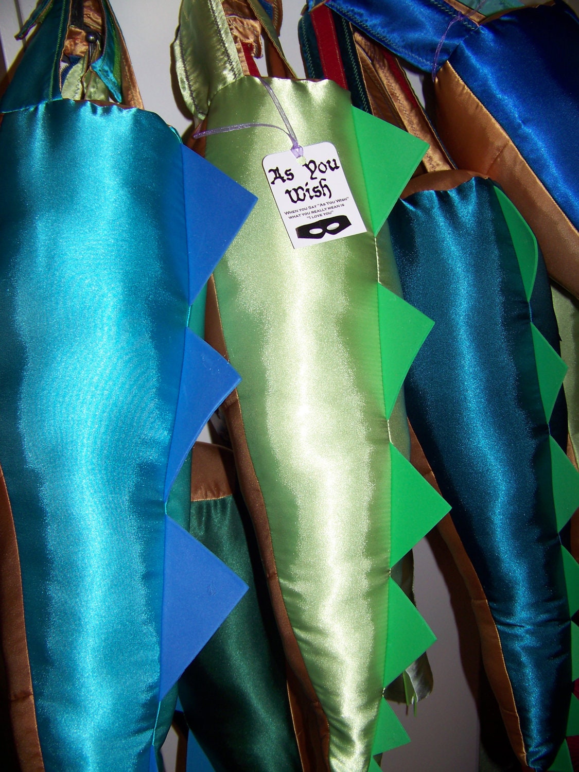 5 Dino Tails